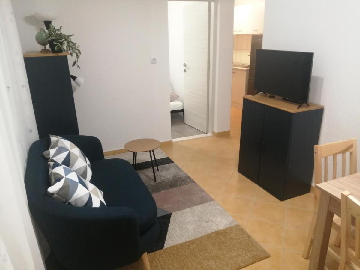 Kn House With Two Apartments Near Sea Rogoznica  Exteriör bild