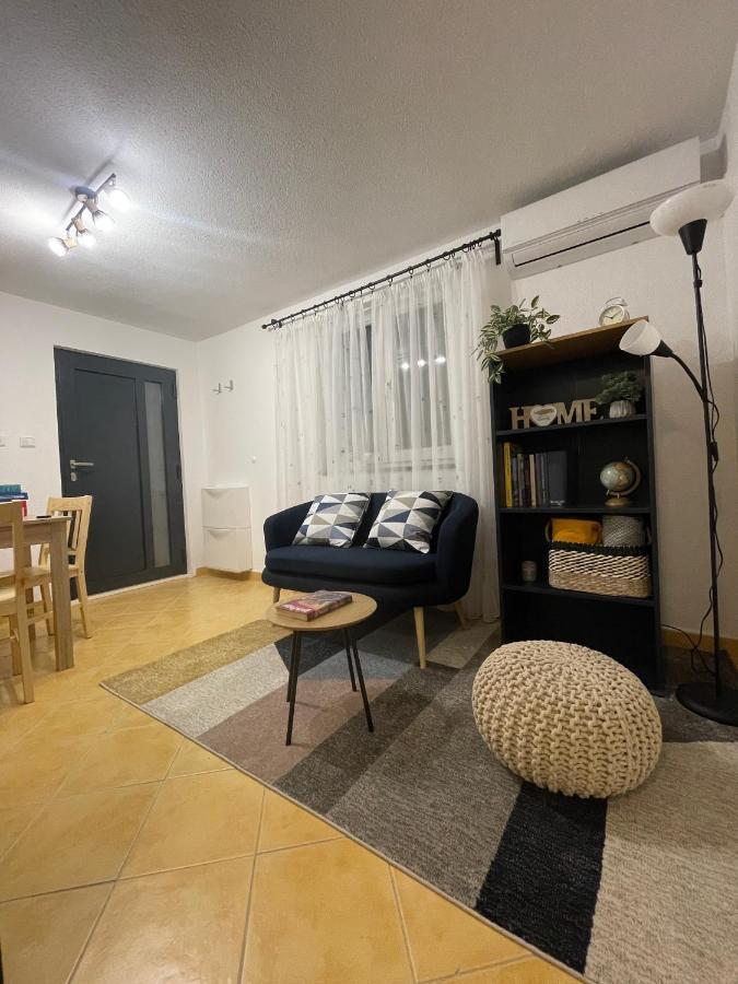 Kn House With Two Apartments Near Sea Rogoznica  Exteriör bild