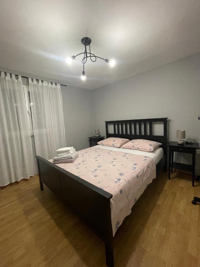 Kn House With Two Apartments Near Sea Rogoznica  Exteriör bild