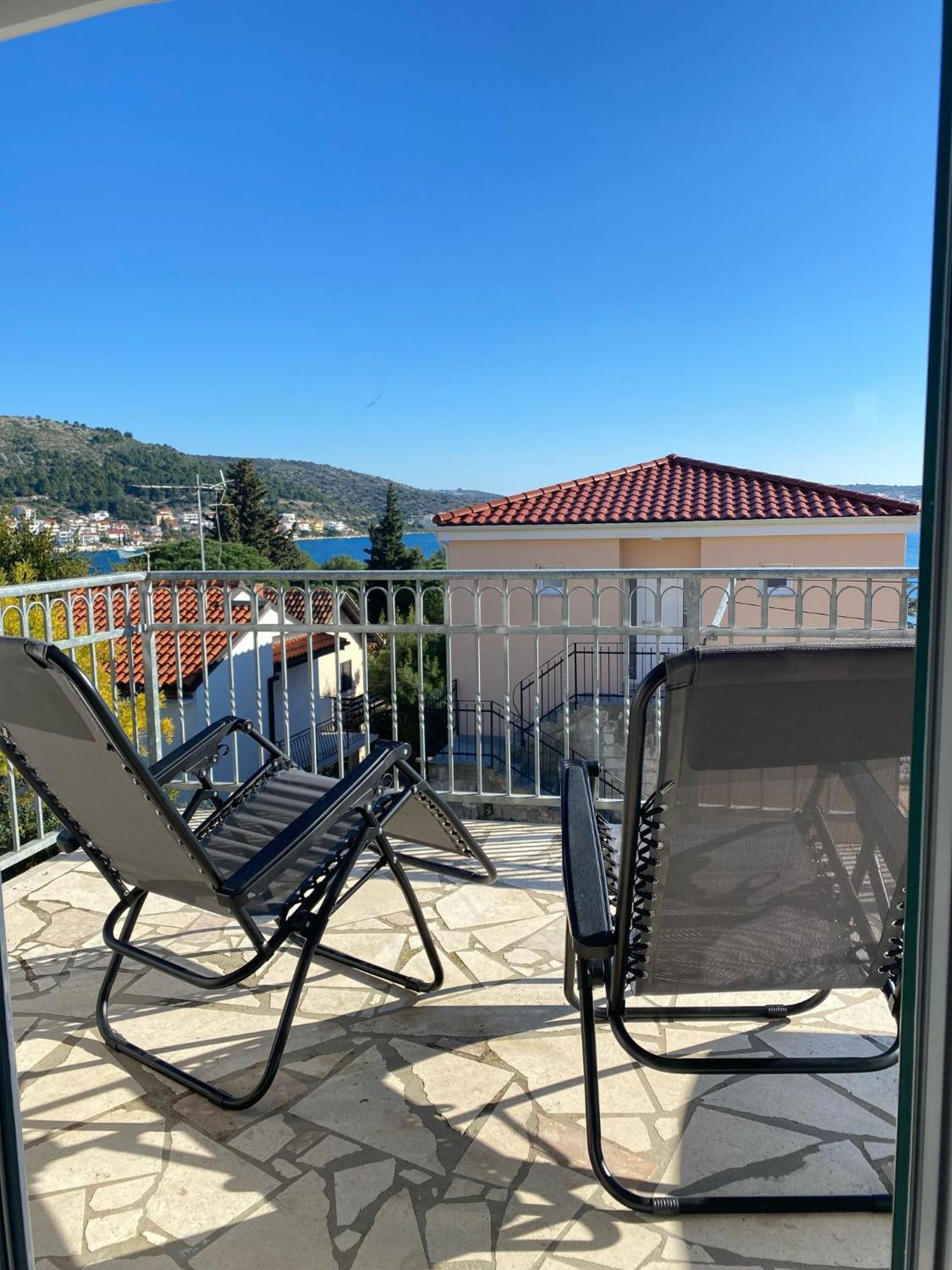Kn House With Two Apartments Near Sea Rogoznica  Exteriör bild