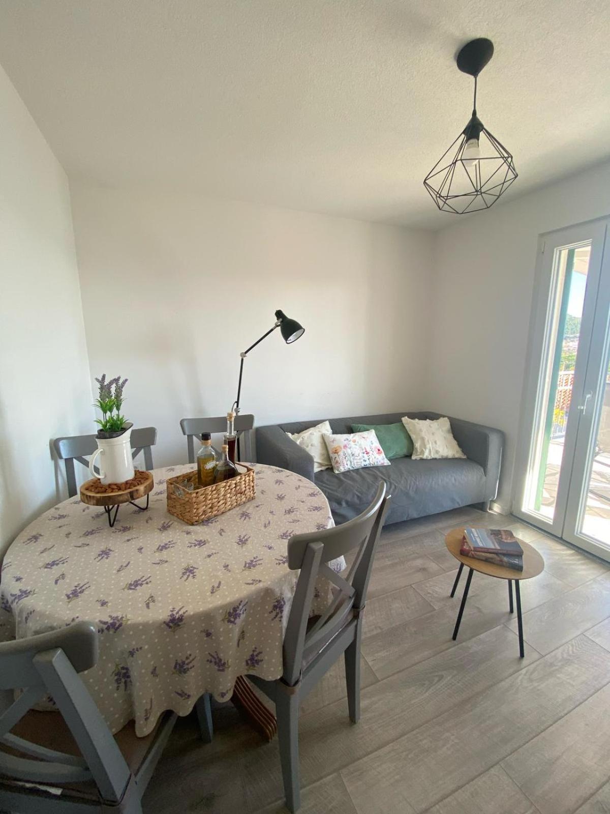 Kn House With Two Apartments Near Sea Rogoznica  Exteriör bild